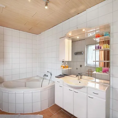Haus Vierjahreszeiten Holiday home